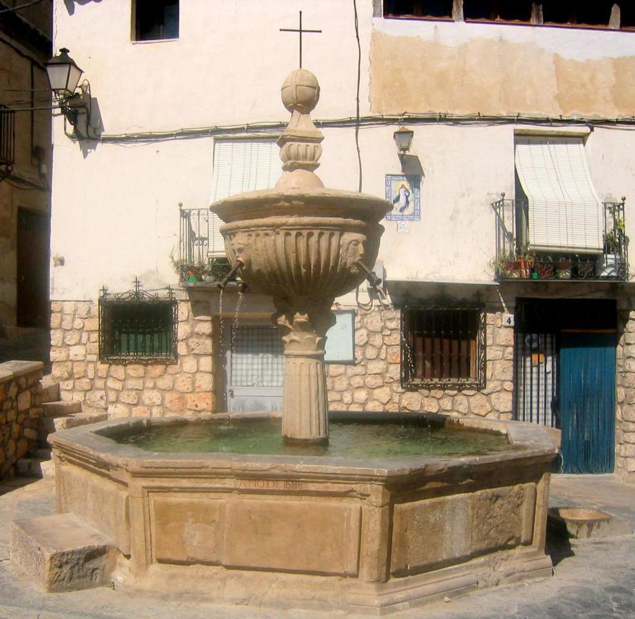 Hostal Rural Moratín Pastrana Exterior foto