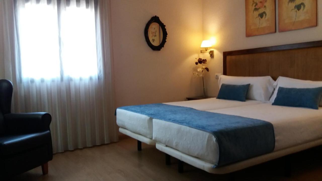 Hostal Rural Moratín Pastrana Exterior foto